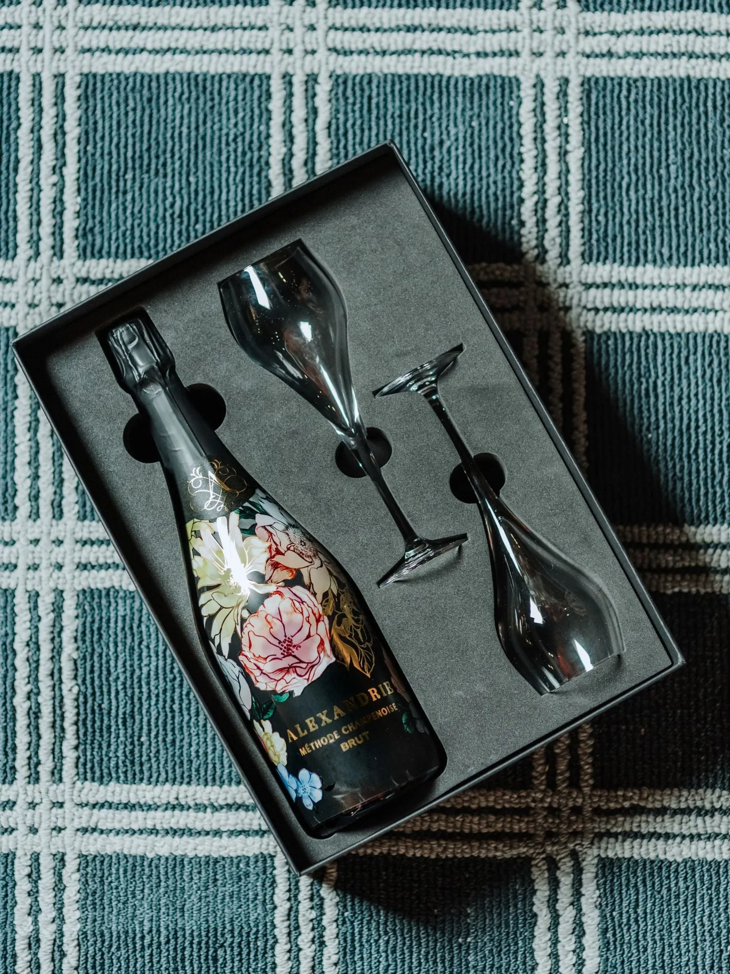 Champagne & Glasses Gift Set