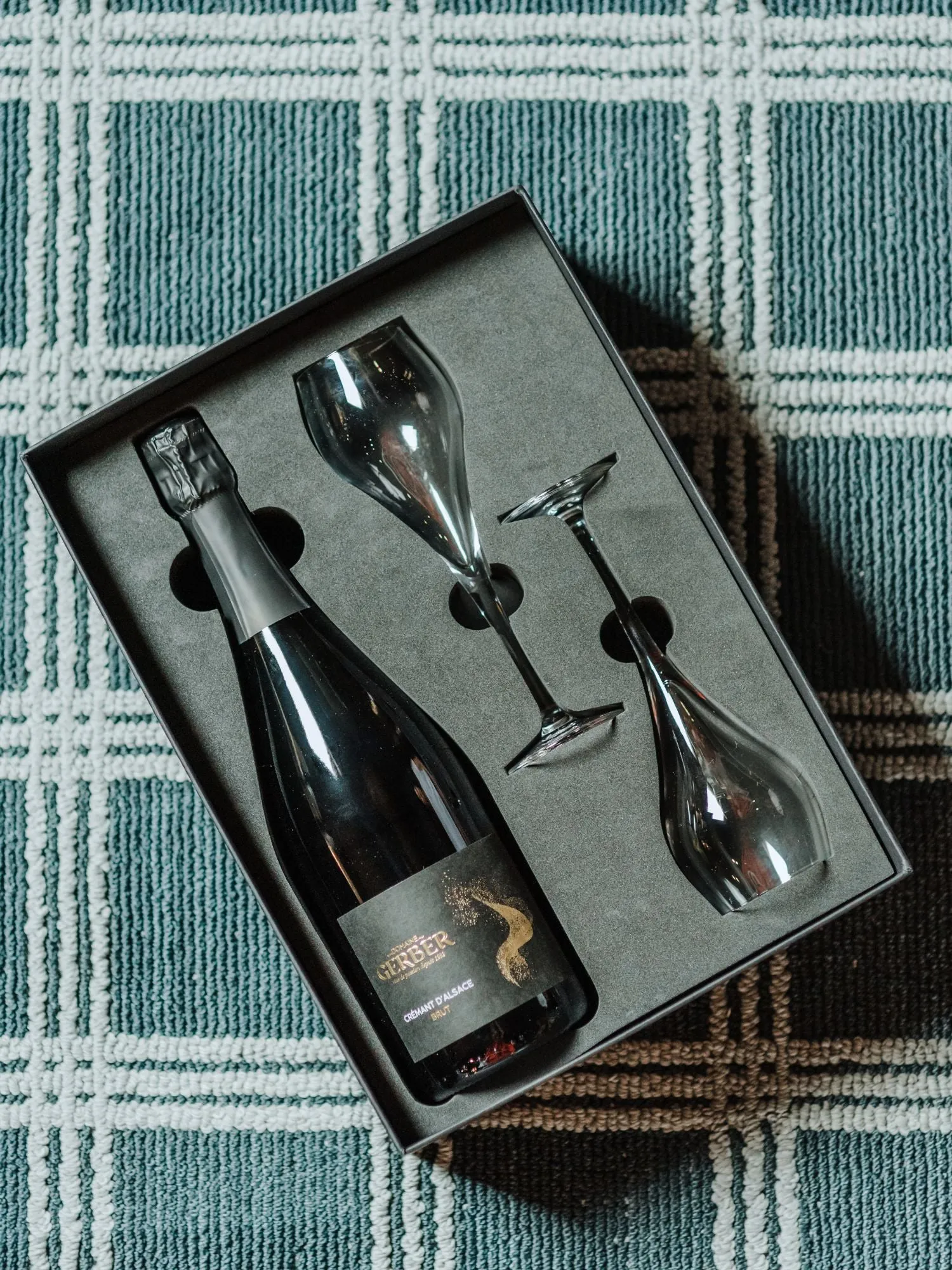 Champagne & Glasses Gift Set