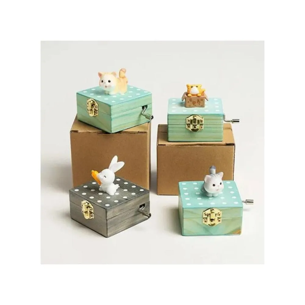 Cute Wooden Hand Crank Music Box, Mini Music Box Gift With Lovely Tune and Design, Orange Cat