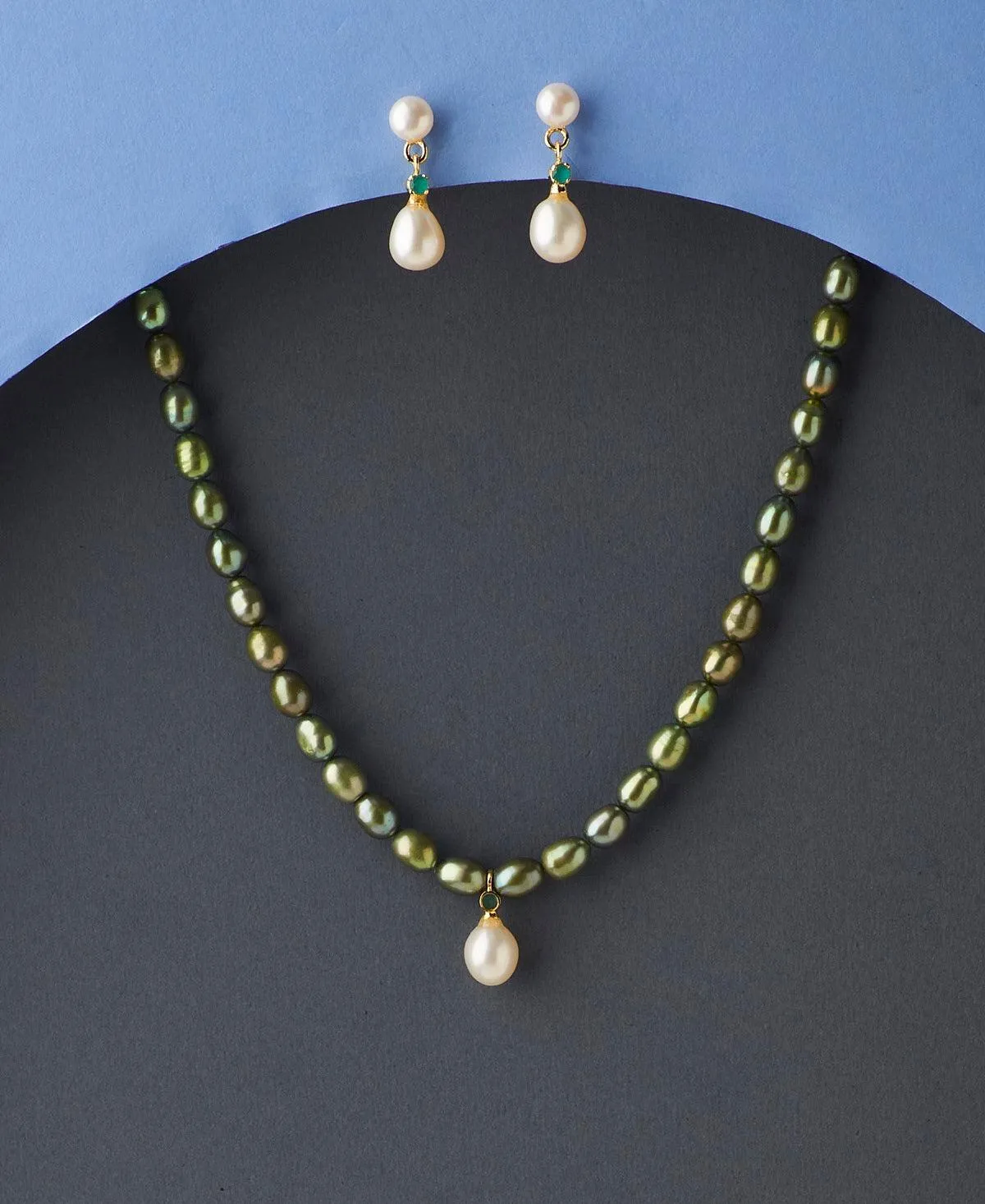 Elegant Pearl Necklace Set