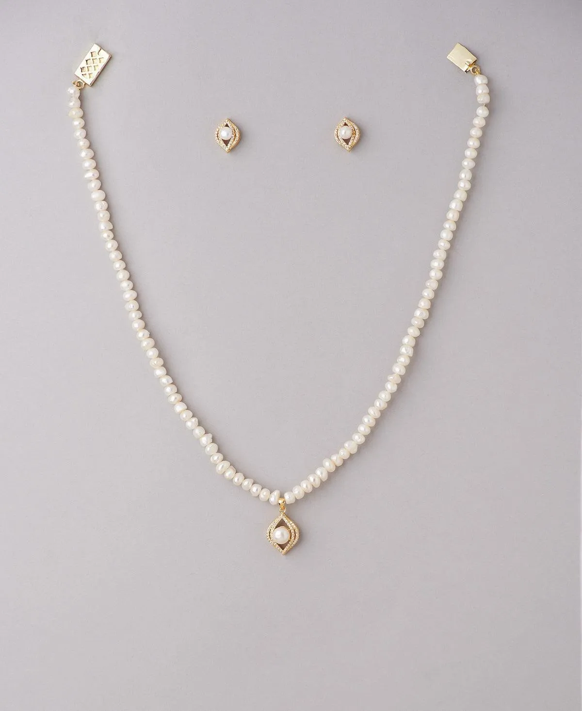 Elegant Real Pearl Necklace Set